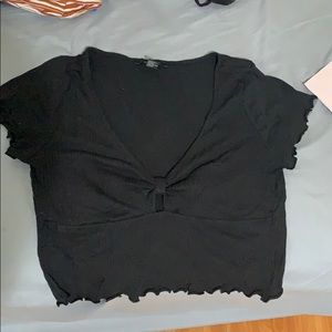 Ribbed lettuce trim black crop top